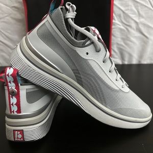 Bala Twelves Shade Grey Shoes for Nurses NIB. Women’s size 8.